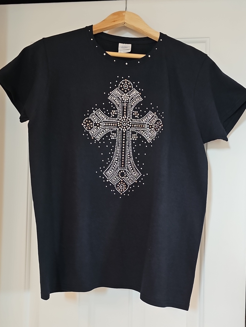 Gildan Black Crewneck Tee with Rhinestone Cross, Size M
